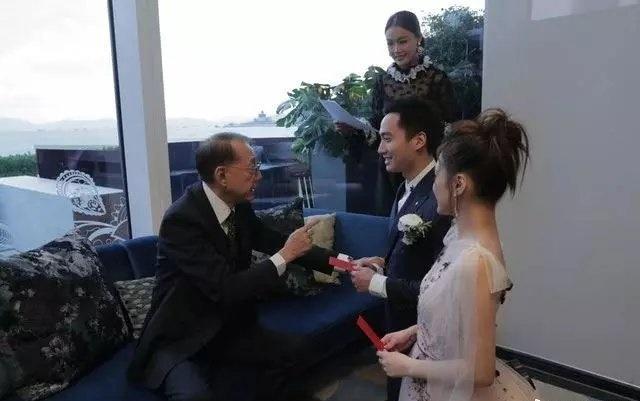 向老总下跪_向老婆下跪认错的图片(3)