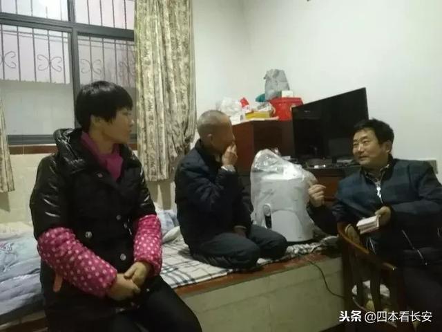 振武年龄大老人就是活档案登门探访时机抓新闻要有时效性满含激情诗兴