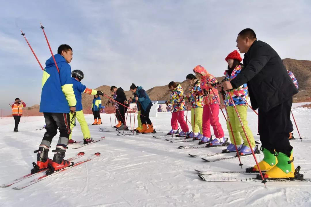 黄河石林国际露营地滑雪场开启2018滑雪季,一起来嗨吧