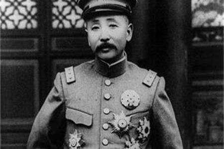 奉系军阀张作霖曾打进北京担任海陆空大元帅