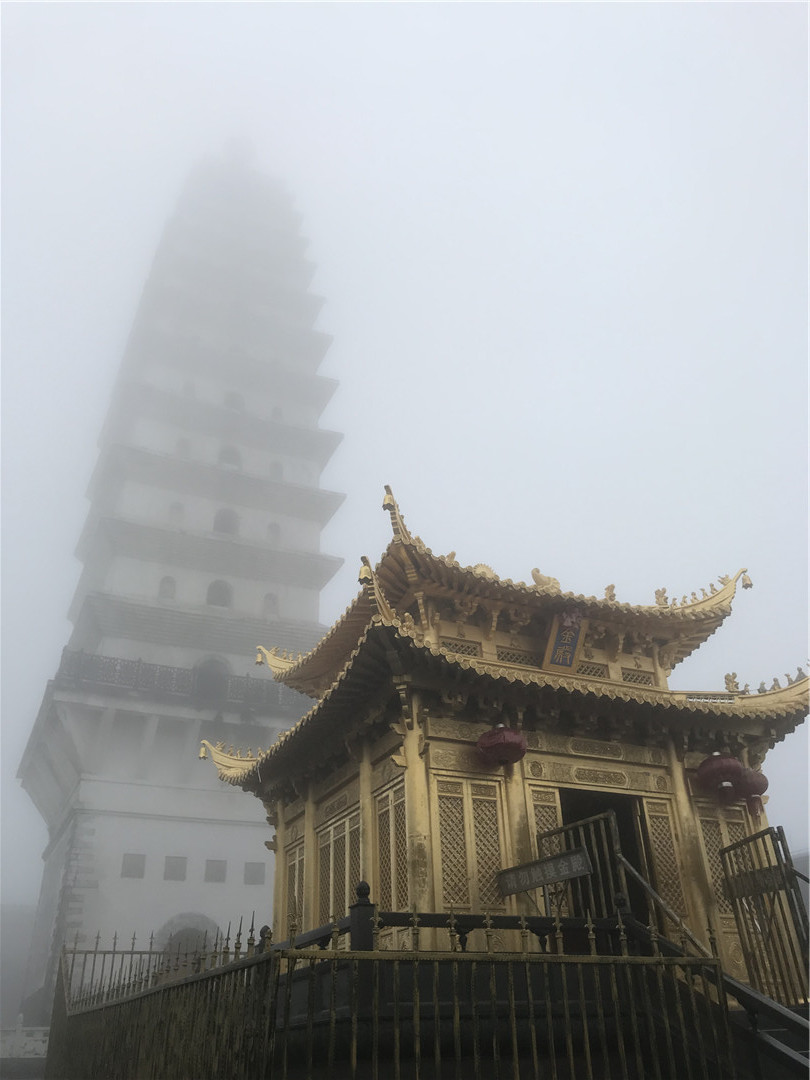 从云南大理到鸡足神山,最佛系的赏月之旅_金顶寺