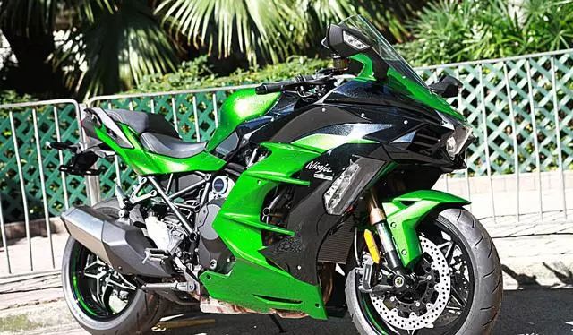 2019款川崎ninja h2旅行版和跑车版有何不同?