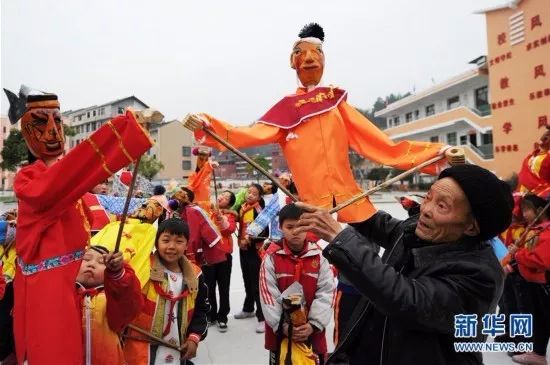 石阡县花桥镇人口_石阡县仙人街景区(3)