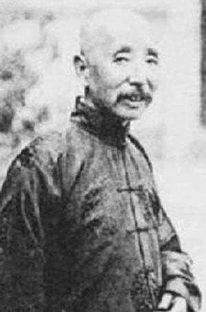 奉系军阀张作霖曾打进北京担任海陆空大元帅