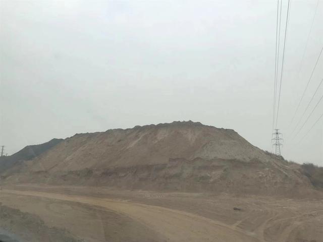 邢台市后留村:大土堆不覆盖,雾霾天气的"制造机"