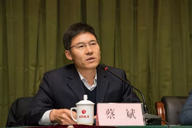 陕西省农业农村厅党组成员,副厅长蔡斌主持会议
