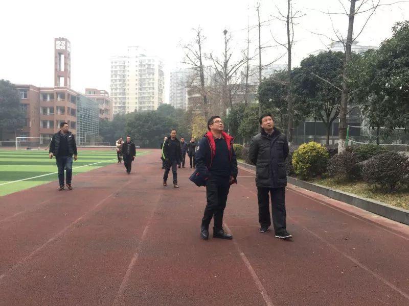 校园动态共享交流共促发展邛崃高埂中学领导班子到访我校进行参观交流