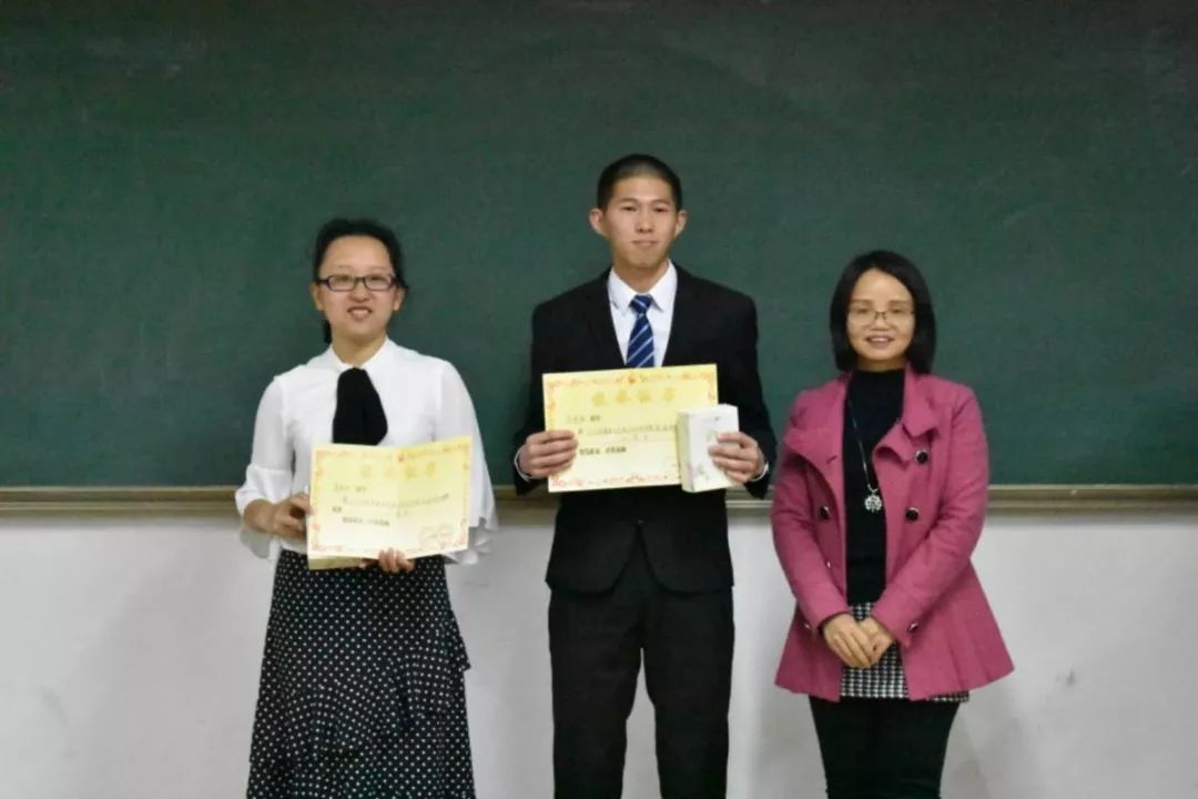 二等奖 贾喜怡 李晓潮三等奖 吴君豪 邓雨涵 申卓优秀奖