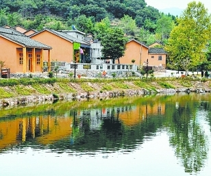 新县田铺大塆村创客小镇一景.