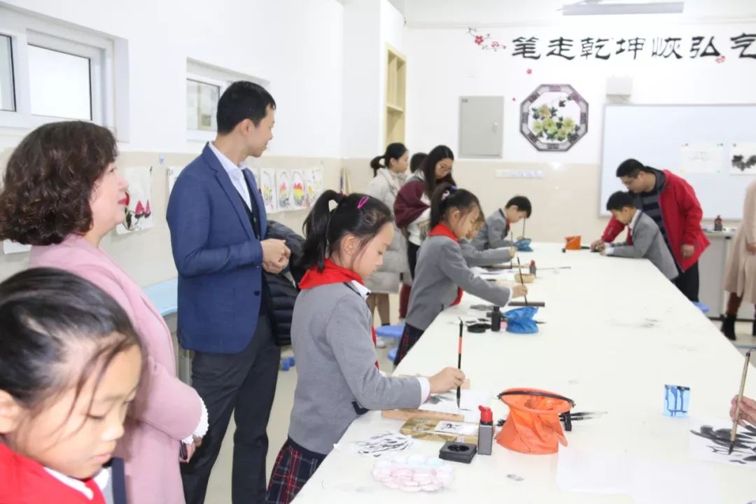 架友谊桥梁促两地发展澳门青洲小学及幼儿园领导莅临我校参观交流