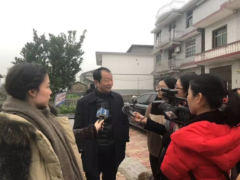 发挥代表作用情况,采访市,区人大代表,袁州区人大常委会主任谢密蜂