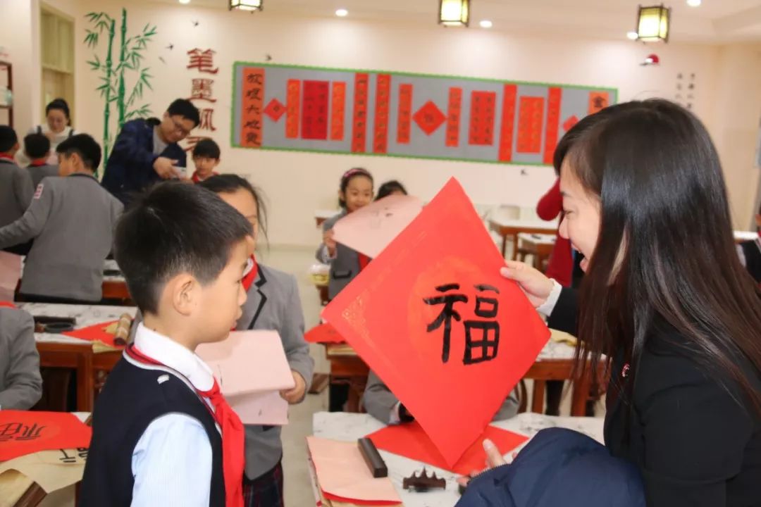 架友谊桥梁促两地发展澳门青洲小学及幼儿园领导莅临我校参观交流