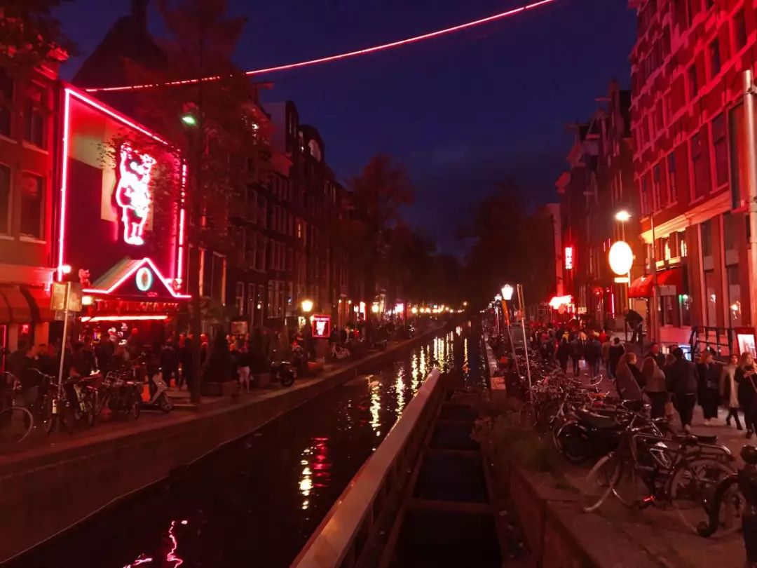 Amsterdam Red Light District - typical view - AMSTERDAM - THE ...