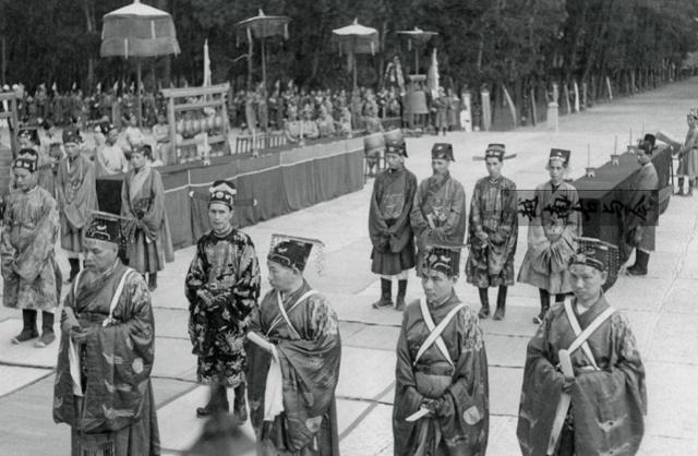 越南皇帝冬至祭天全过程:身穿华夏最高等级冕服,比满清更正统