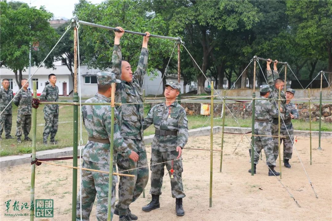 南部战区陆军某基地新兵新训结业_训练基地