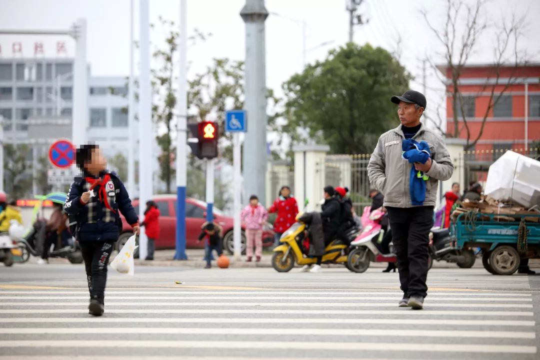 泾县有多少人口_半价抢 馋哭隔壁家小孩的隐藏餐厅曝光,一口撩倒泾县人(2)