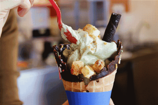 新店| 冬日里最霸道的"甜蜜",就是陪你一起吃冰淇淋!