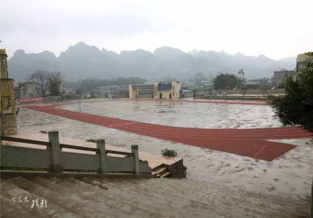 筠连镇古楼小学这位学前班教师居然这样做.