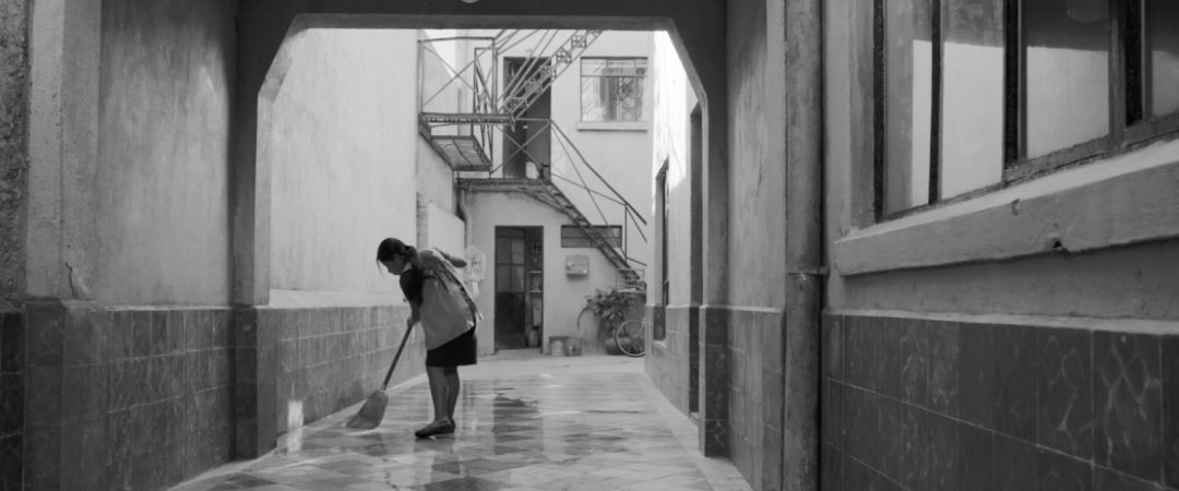 2018年威尼斯電影節金獅獎影片，竟是一部充滿濃濃回憶的黑白片！