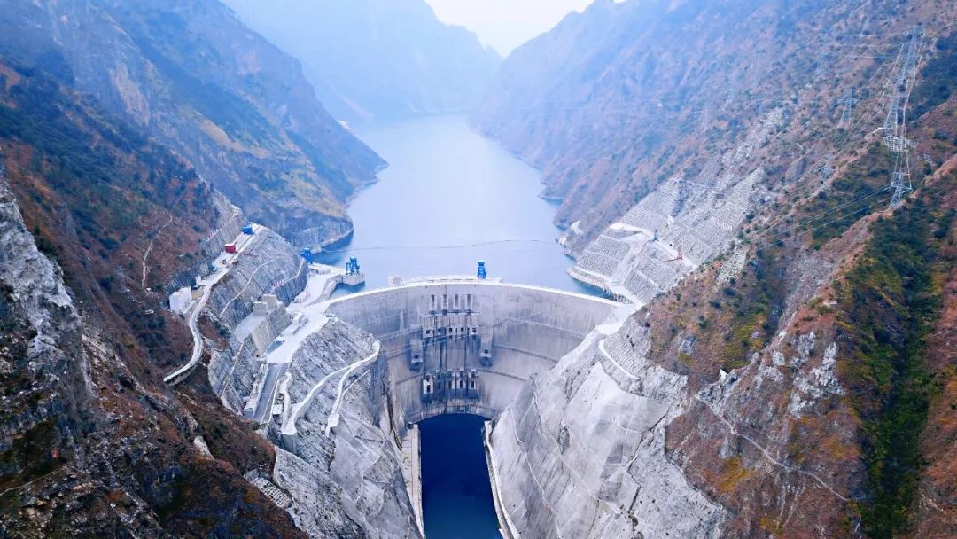 锦屏水电站工程诸多科研试验和研究成果的运用,大大提升我国大型水电