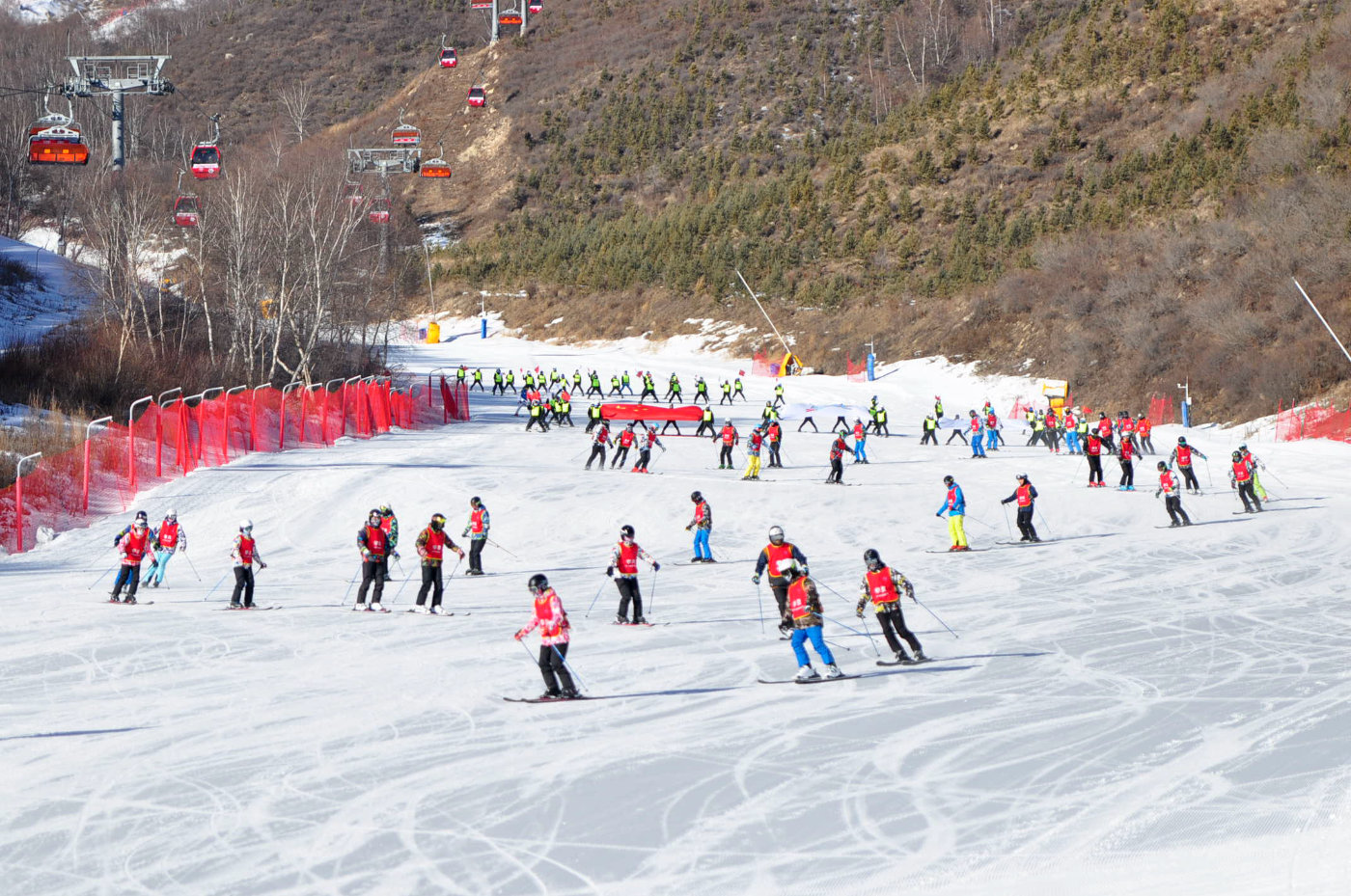 聚焦冷资源打造新业态张家口市举行冰雪运动全覆盖冬至集中活动