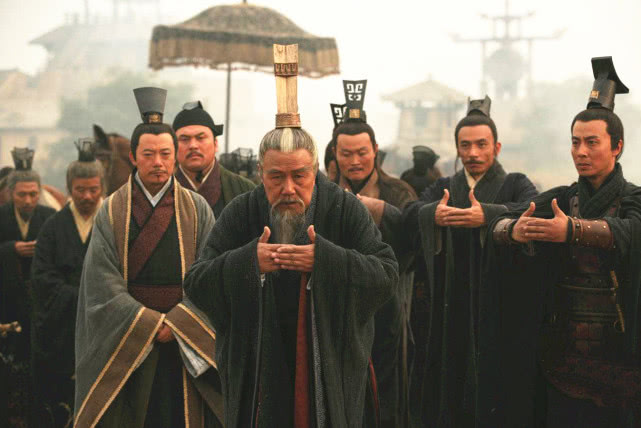 中国古代总是频繁地改朝换代，这是老百姓不遵守契约的表现吗