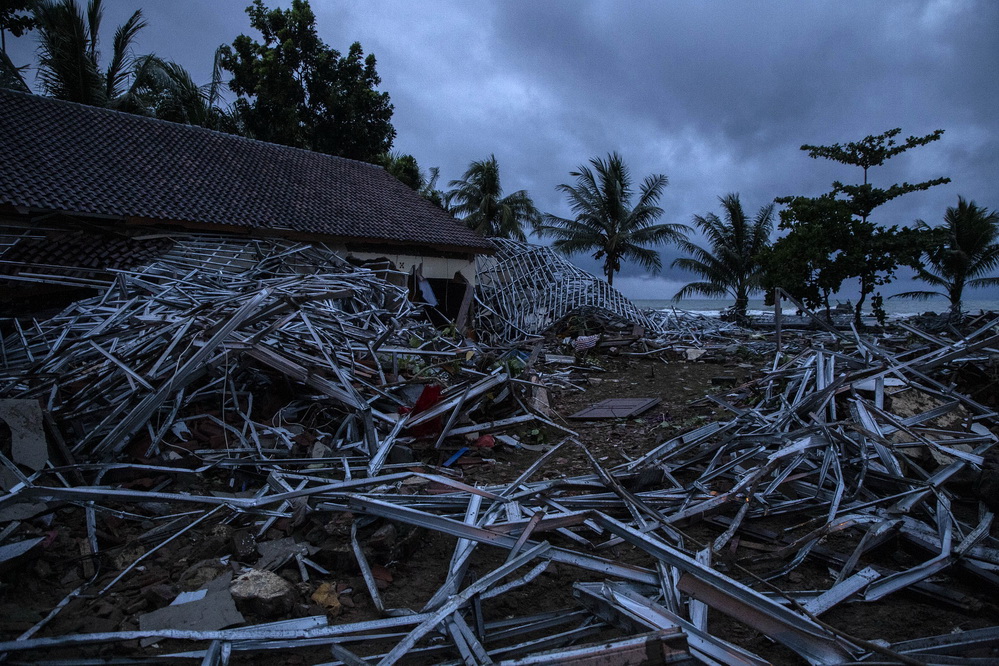 印尼海啸灾区一片狼藉