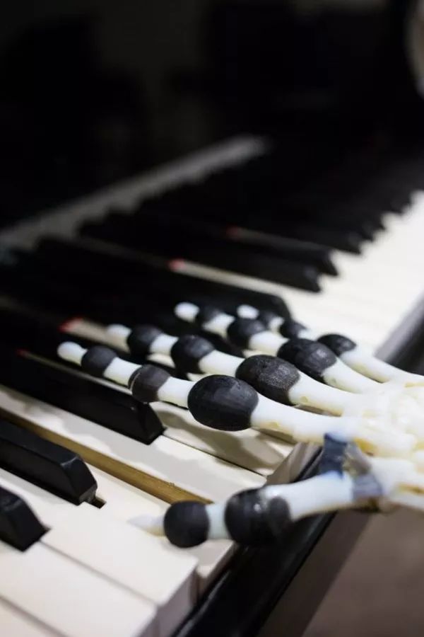 科學家開發出可以在鋼琴上彈奏簡單樂曲的3D列印機械人手 科技 第3張