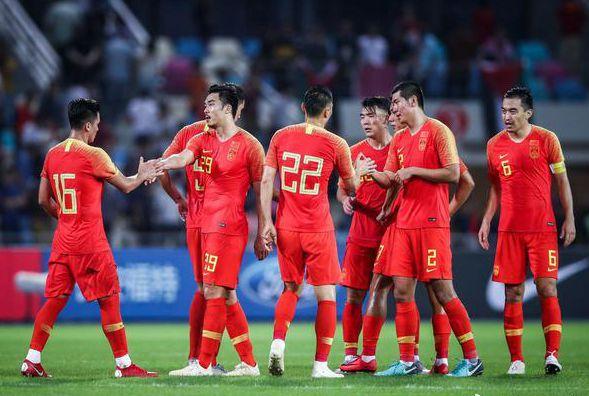尴尬!今年中国足球成绩0冠,日本5冠加世界杯1