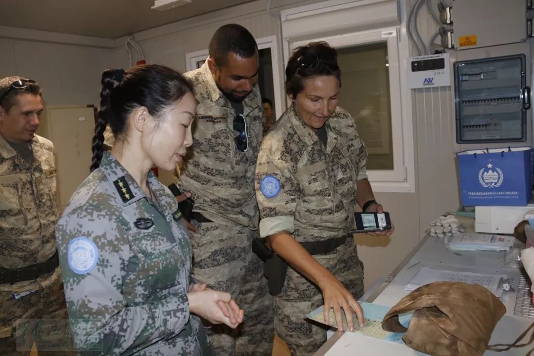 中国赴黎维和部队与韩国医疗分队开展军事医学交流活动