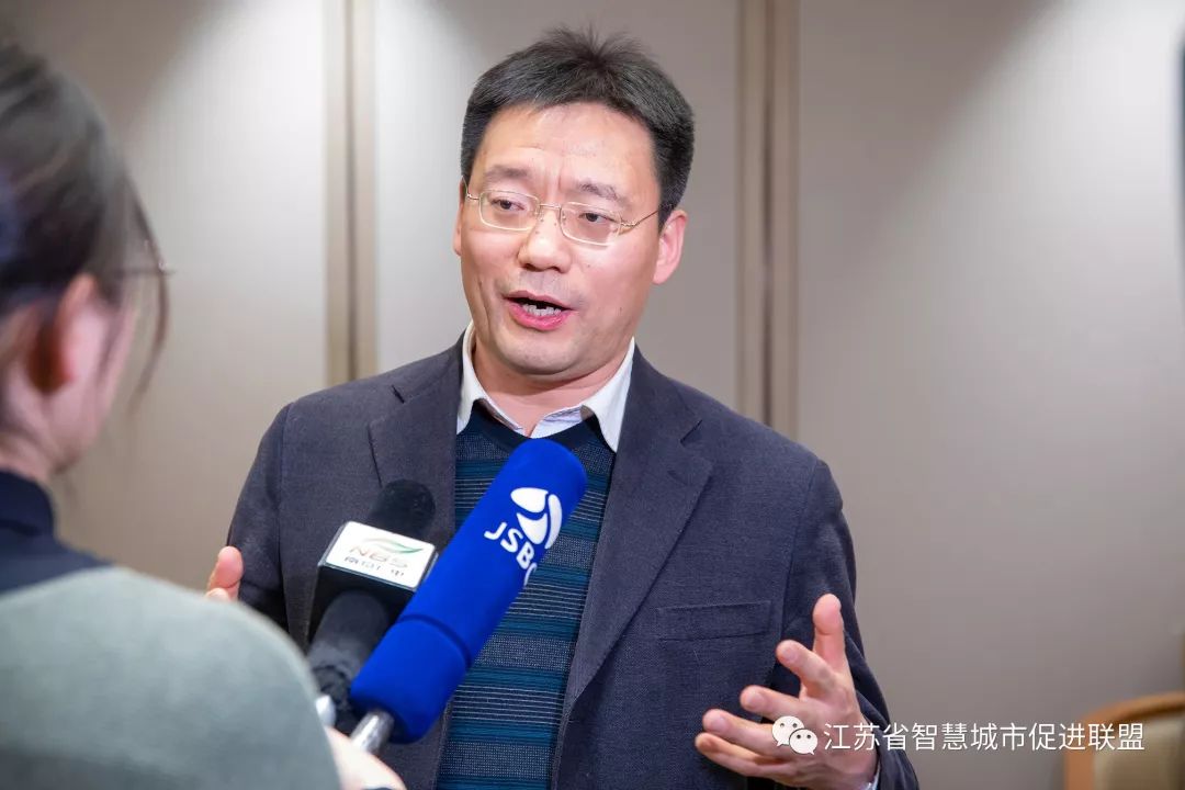 大学智慧城市研究院副院长甄峰南京大学智慧城市研究院副院长甄峰表示