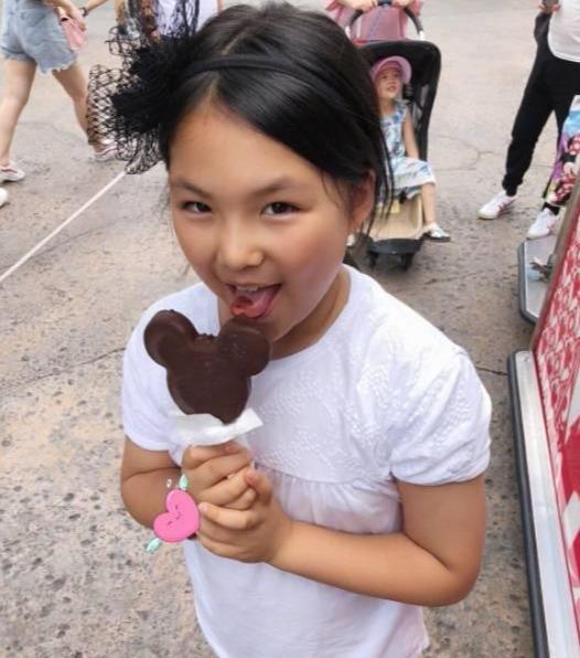 趙薇8歲女兒和李湘9歲女兒， 差距一目了然， 網友: 輸得太慘 娛樂 第4張