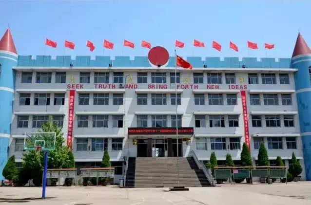 据悉,临汾市教育局局长李晋平告诉记者,平阳中学将搬迁到东城,预计