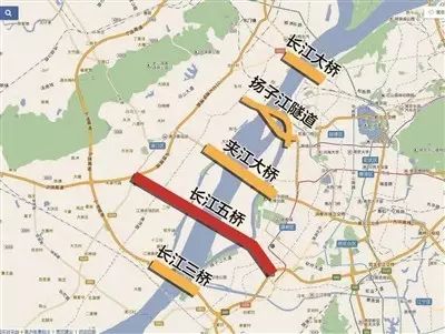 位于南京长江第三大桥下游约5公里处 南京长江大桥上游约13公里处,全