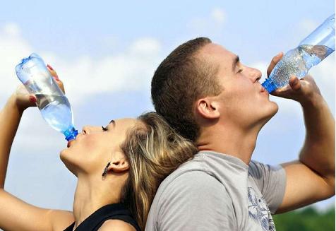 這3大喝水習慣最易讓腎「受傷」，若你有中招，那最好改掉！ 未分類 第2張