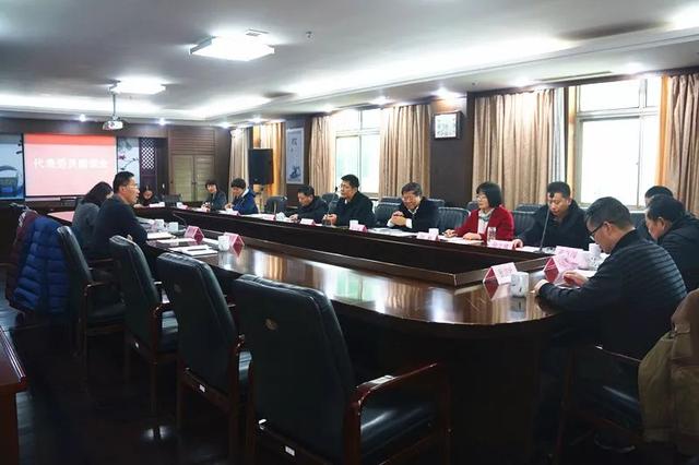 座谈会上,常州中院民二庭副庭长姜旭阳向与会人员通报了全市法院2018