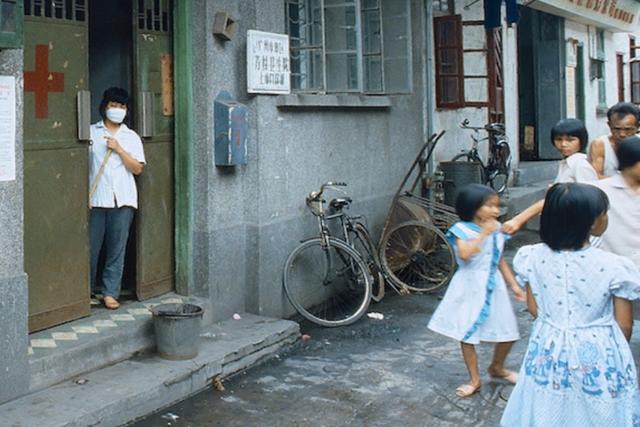 广州1980年代，越秀路中山路珠江西岸芳村