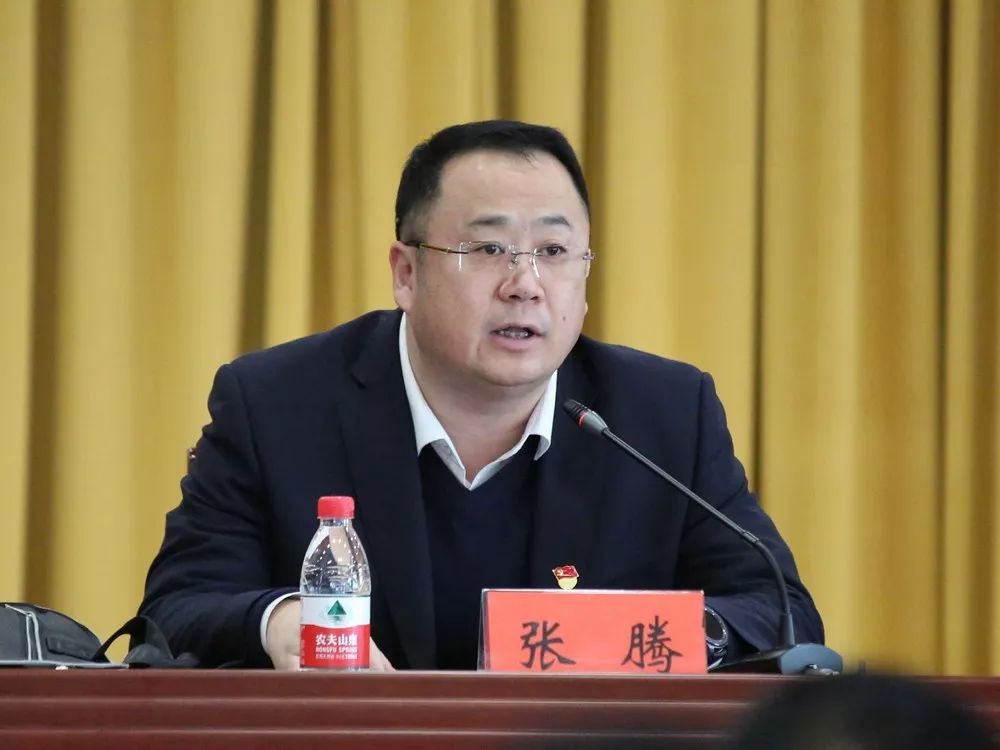 两会时间中共党员率先垂范政协锦州市凌河区召开九届二次会议中共党员