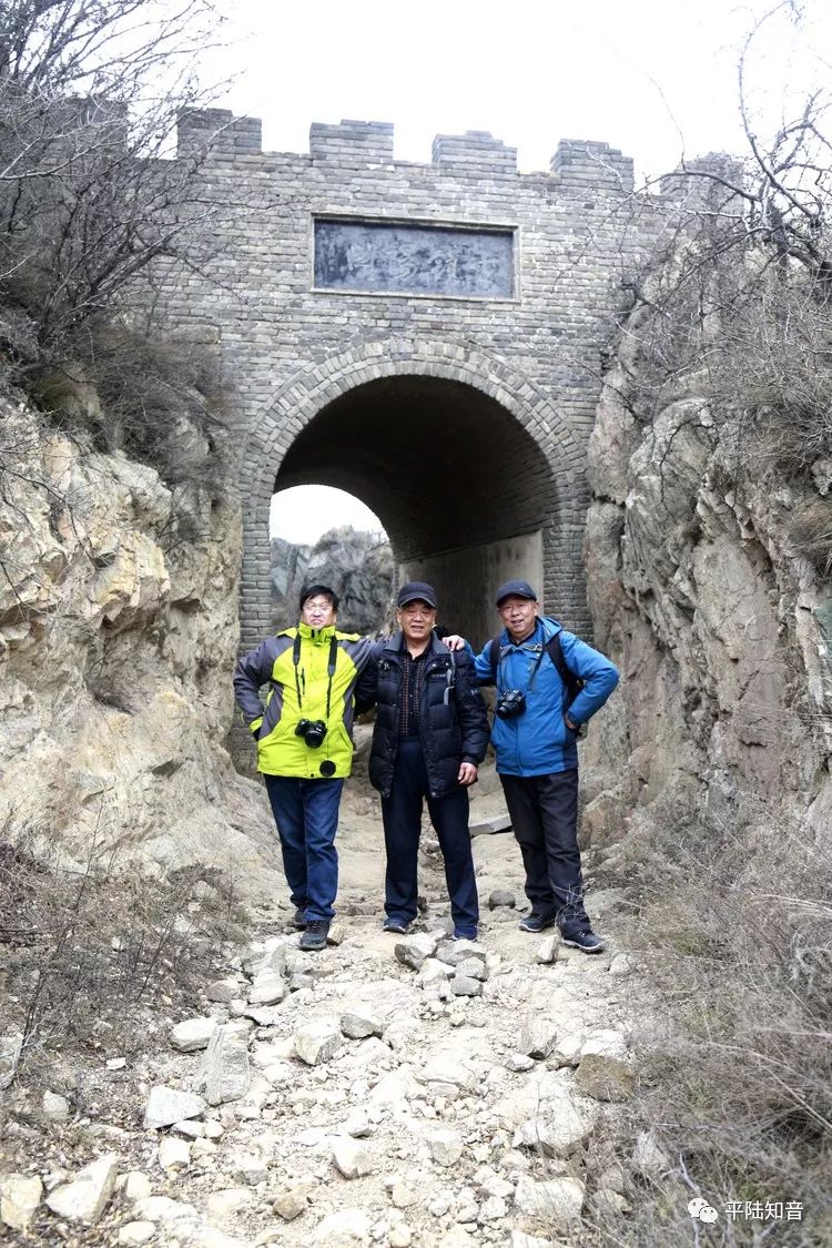 寒冬时节徒步古盐道领略平陆九龙沟的山涧之美