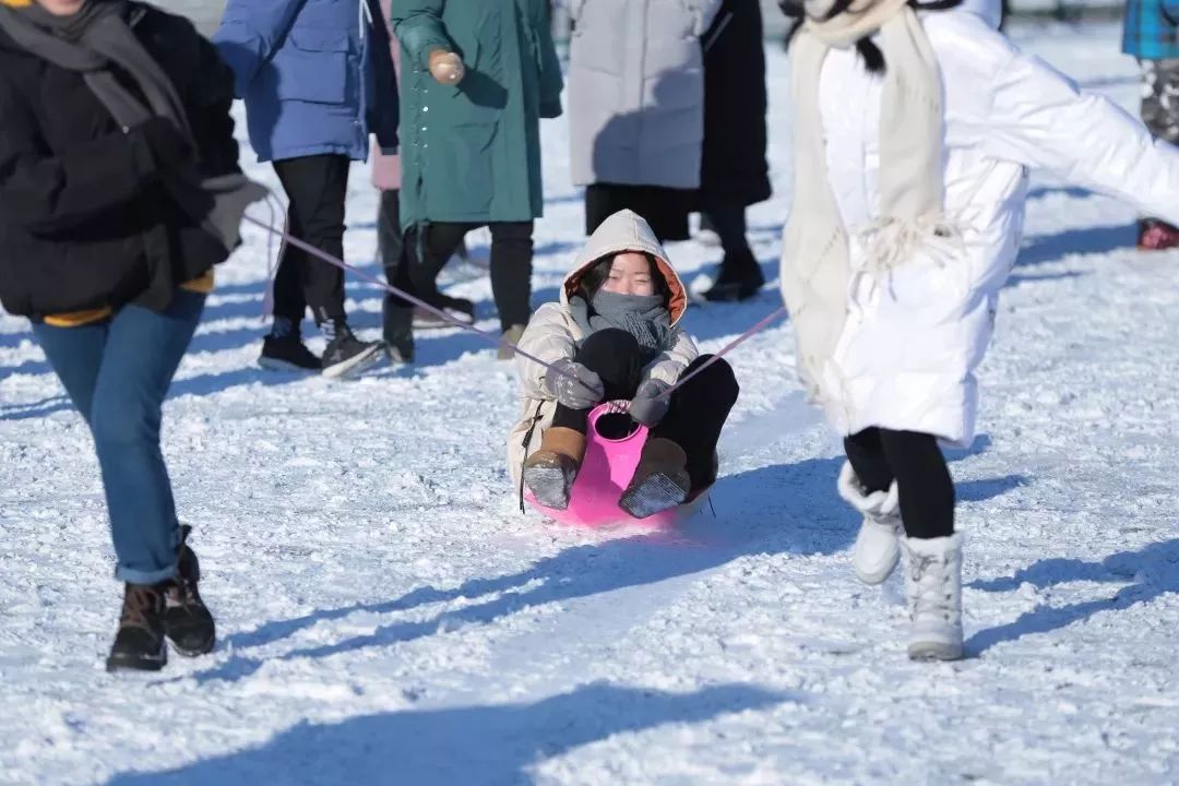 "趟"出来的神操作丨地为布雪为墨,哈工程把航母开进校园