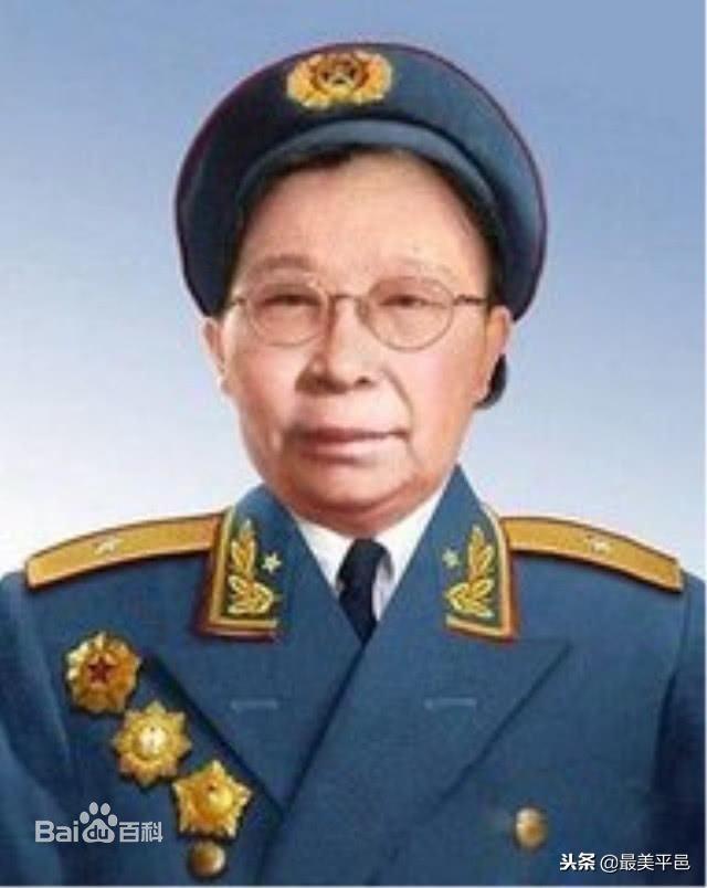 《李贞回乡》描写的是中国第一位女将军李贞,在革命胜利后的上世纪50