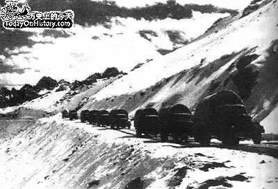 康藏,青藏公路正式通车 2 1954年12月25日,康藏公路通车剪彩仪式上午