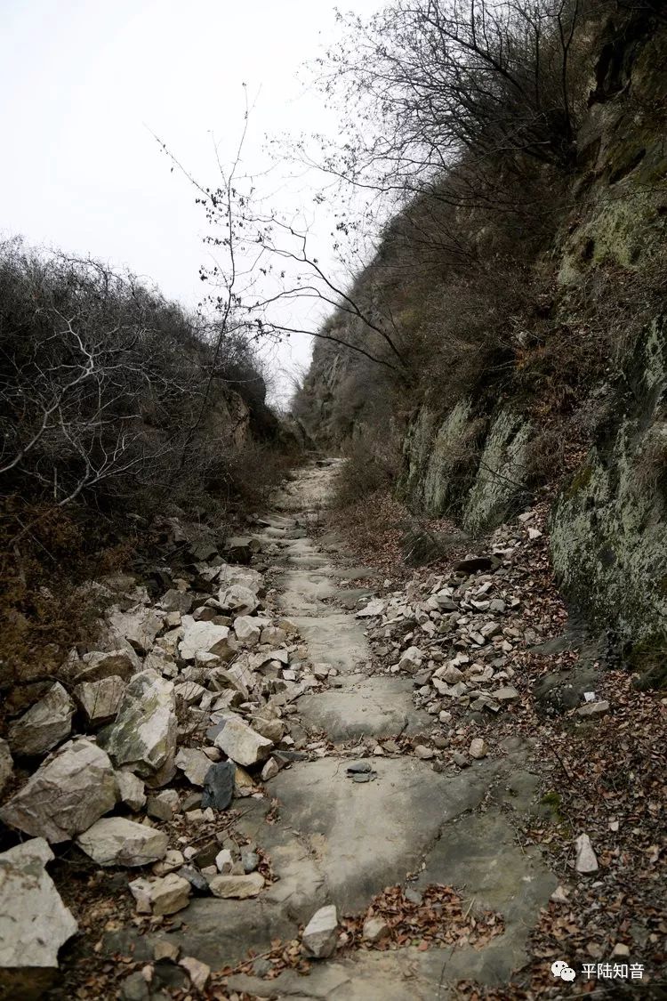 寒冬时节徒步古盐道领略平陆九龙沟的山涧之美