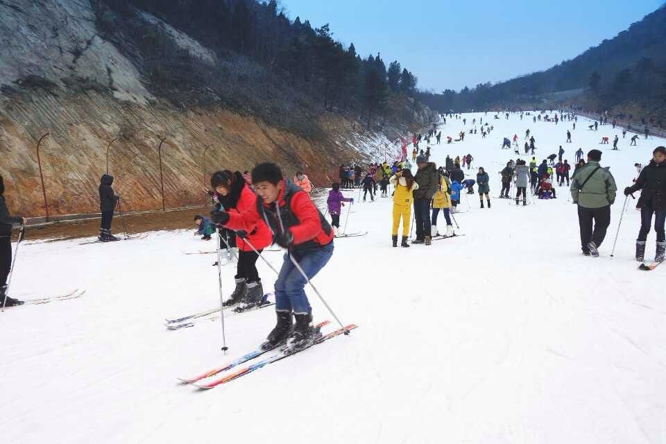 元旦好去处!中国著名滑雪场,百年古镇…连诸葛亮都选在这里隐居!