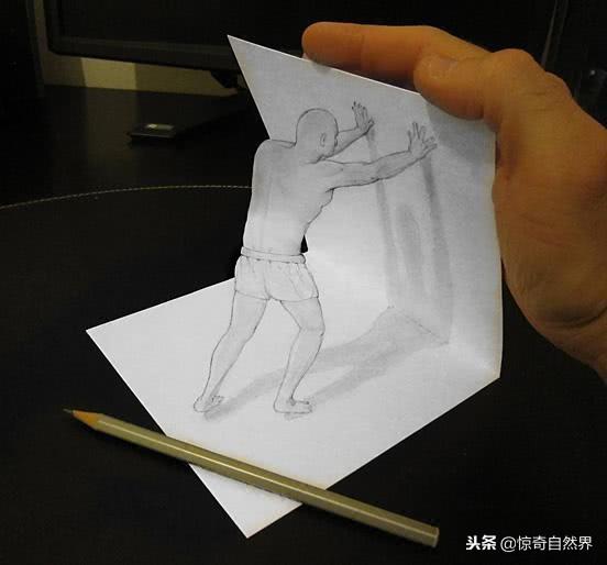 diddi擅长用铅笔画3d视觉画,一支铅笔,一张纸,就能画出令人惊叹的立体