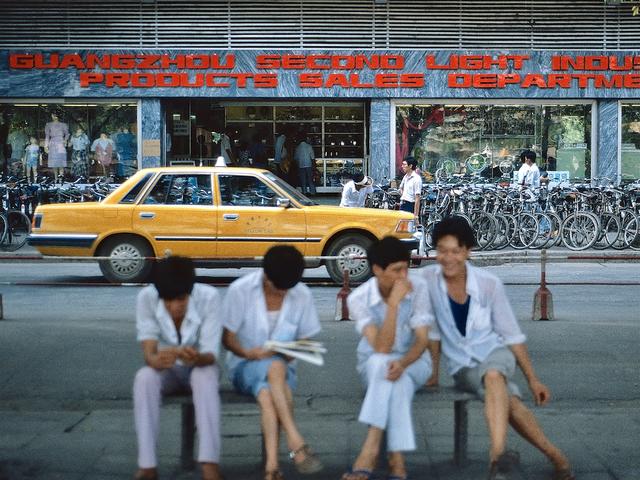 广州1980年代，越秀路中山路珠江西岸芳村