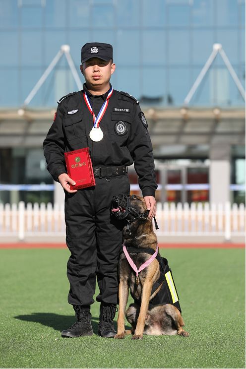 警犬训练基地近日在北京警察学院圆满落幕全国第五届警犬技术比赛总