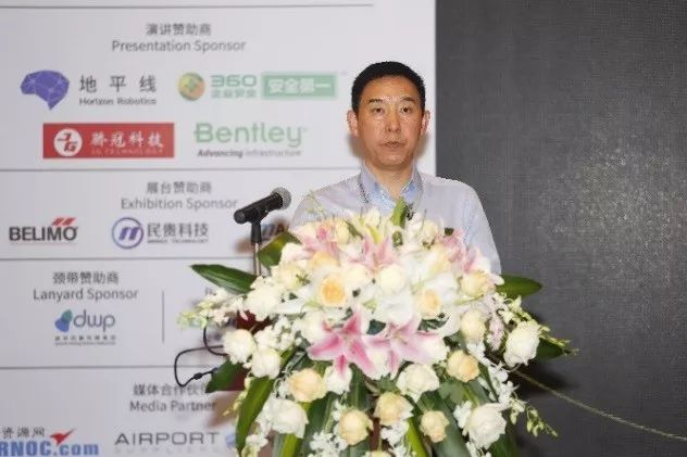 王鑫,党委副书记,工会主席,云南机场集团有限责任公司