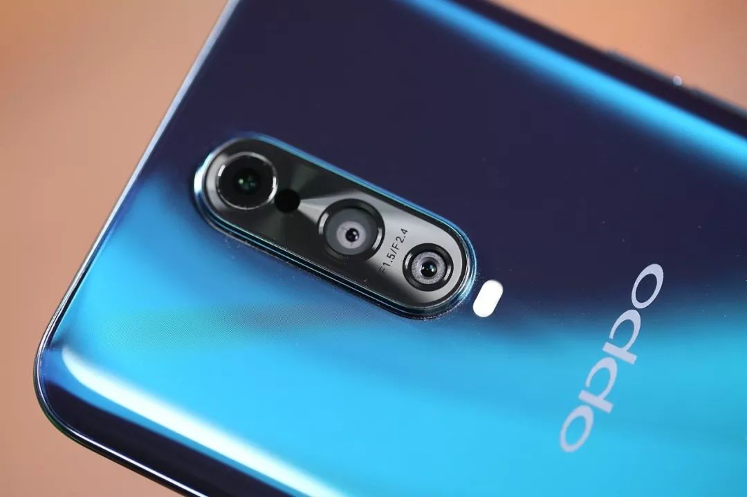 【簡訊】OPPO：將發布10倍混合光學變焦技術；技嘉提交多款RTX 2060顯卡… 科技 第1張