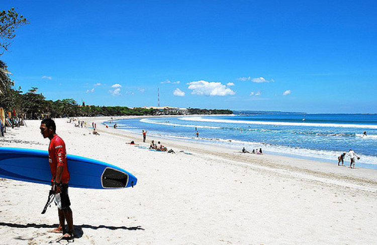 库塔海滩(kuta beach)